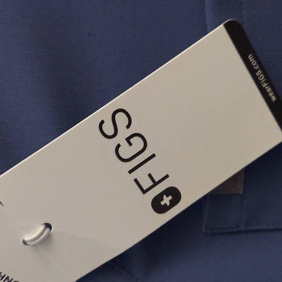 FIGS Catarina One Pocket V Neck Scrub Top In Big Sky - Picture 13 of 15